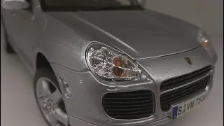 1:18 Porsche Cayenne Turbo (2002) by Maisto