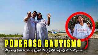 MUJER DESPUÉS DE BAUTIZARSE ES TOCADA POR EL ESPÍRITU SANTO - ¡Míralo hasta el final! 📖🫵🌊🌍🌎🌏🇮🇱🔥