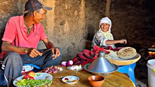 في البادية/ بوجمعة بين لينا على شطارتو او وجد لينا طجين ياسلام😍متصقوش اشنو قال لواليدة😂لموت ضحك😂😅