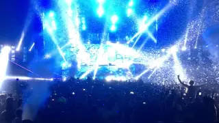 Zedd at Lollapalooza 2016 - Alive (Empire Of The Sun) ending song