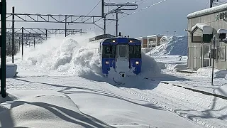 雪煙をあげてキハ183系特急オホーツク、ライラック、ハマナス編成宗谷、カムイ、ノースレインボーエクスプレスが妹背牛駅を通過する　[@JR北海道函館本線］#函館本線#JR北海道#オホーツク#特急