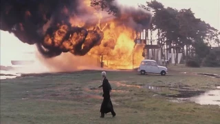 House fire scene from Andrei Tarkovsky's 'The Sacrifice' (1986)