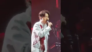 COULDN'T LEAVE - Dimash Qudaibergen Dubai Concert 2022 (fancam)