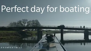 Narrowboating The River Great Ouse in freezing winter.