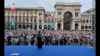 Manifestazione Duomo Milano 25 settembre 2021 contro Giorgia Meloni e green pass