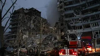 Anschlagswelle in Kiew und Dnipro - noch Verletzte in den Trümmern?