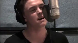 Jesse McCartney - Leavin' (104.7 KISS FM Acoustic)