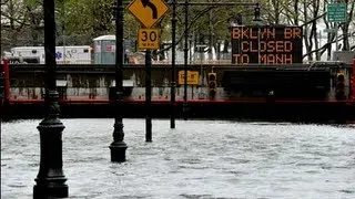 Hurricane Sandy: the Frankenstorm floods Manhattan-Brooklyn tunnel in New York