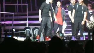 Justin Bieber - "Omaha Mall" (Live in Oakland; 7/17/10)