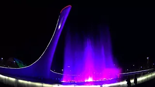 Танцующий фонтан в Олимпийском Парке Сочи (so must go on)