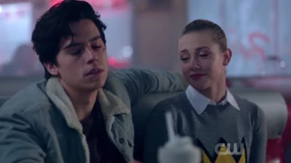 Jughead and Betty open up to eachother scene 1x10