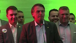 Flávio Bolsonaro acusado de crimes por corrupção