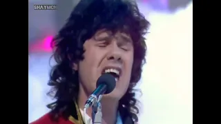Gary Moore & Phil Lynott : Out In The Fields Introduced by Steve Wright RIP