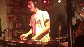 Jacob Collier: "Dont You Worry About A Thing" (Live)