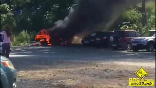 Авто загорелось на острове Русский