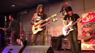 Ron"Bumblefoot"Thal(Guns N'Roses)ft. ChikaVe - Little Wing