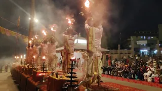 FULL GANGA AARTI VARANASI | Banaras Ghat Aarti | पवित्र नदी गंगा हिंदू पूजा अनुष्ठान