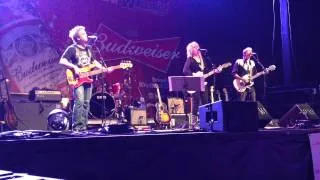Lucinda Williams - Keep On Rockin' In The Free World (Neil Young cover)
