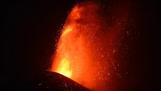 La Palma volcano eruption: lava fountains 23 Sep 2021