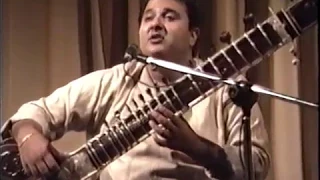 Ustad Shujaat Khan & Enayet Hussain Raga: Ragmalika & Bhairavi part 2 of 2