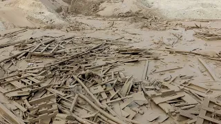 Schlammlawine reißt nach Unwetter alles mit sich. Plötzlich wird mittendrin eine Frau entdeckt...