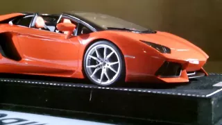 MR Lamborghini Aventador Roadster 1:18