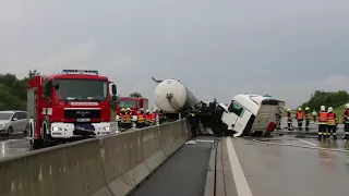 Dopravní nehoda s požárem - nákladní vozidlo s cisternou D1 310 KM