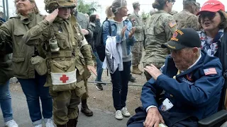 78e anniversaire du Débarquement : le retour des vétérans en Normandie • FRANCE 24