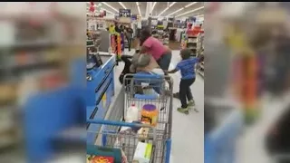 Fight in Walmart checkout line caught on camera