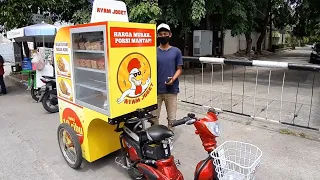 RP. 10 RIBU DAPAT AYAM JOGET - JUALANNYA PAKAI MOTOR LISTRIK !! INDONESIAN STREET FOOD