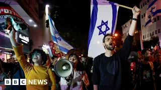 Israelis stage giant protest against Netanyahu court reform - BBC News