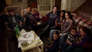 Gallaghers, Kev & V | Watching TV | S01E02