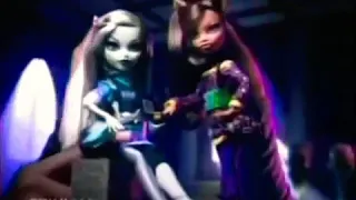 Monster High™ Conose a los Nuevos Monstruos (TV Spot / Comercial 2011) ( Spectra, Abbey & Clawd)