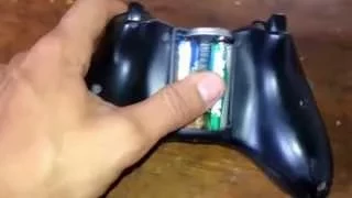 Como usar mi control de Xbox360 sin la tapita de baterias