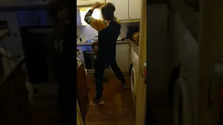 Dancing in the...kitchen 🙈
