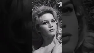 Brigitte Bardot La mariée est trop belle (1956)