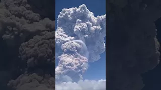 19/2/2018 - Mt Sinabung big erupts