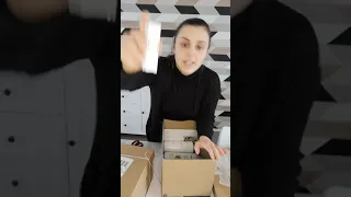 Réception et ouverture de colis 📦