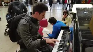 Amazing Rock and Roll Piano Improvisation at Paris Train Station Gare de l'Est by Thomas Krüger