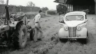 1958 Renault Juvaquatre - Renault After Sales Service