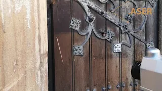 Czyszczenie laserem drewnianych drzwi. Hulk 200 || Laser cleaning of wooden doors. Hulk 200