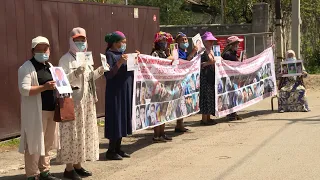 80-й день протестов у консульства: требования освободить родных в Синьцзяне