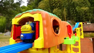 Thomas & Chuggington Wooden Train. Jump the Plarail slide!