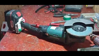 Homemade 20 V cordless angle grinder from broken corded grinnder. DIY tools