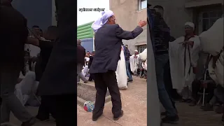 رقص في وعادي بلادي علي اغنية staying alive😁😁😁