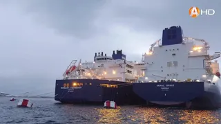 На Кольском заливе впервые перегрузили сжиженный природный газ с танкера на танкер