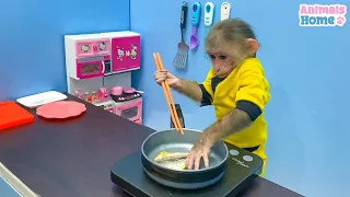 BiBi obedient helps dad with housework