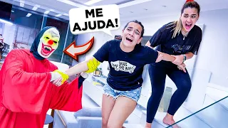 UM PALHAÇO ASSUSTADOR ATACOU A JULIANA BALTAR... E AGORA 😱😱😱