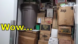 I Bought Abandoned VINTAGE Boxes PACKED FULL Top To Bottom Inside Storage Unit