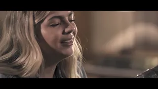 Louane   On était beau Version Acoustique webm